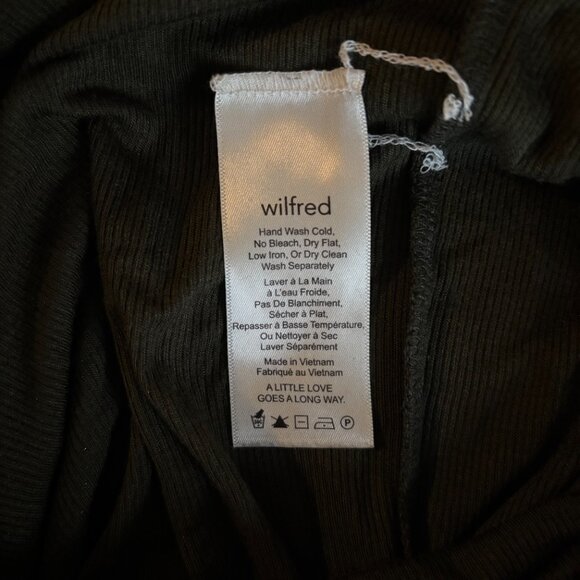 Aritzia turtleneck tee - Picture 8 of 8